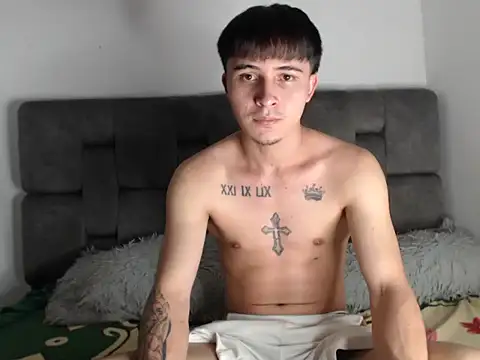 Snapshot of Pablokenned chatting on 10.25.25 Pablokenned online show from 10.25.25