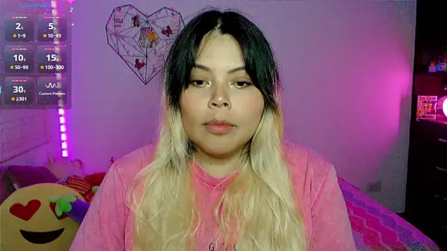 EllieMoonX online show from 04.20.26