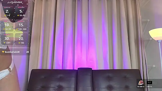 Snapshot of sofi_lane_ chatting on 10.27.25 sofi lane  online show from 10.27.25