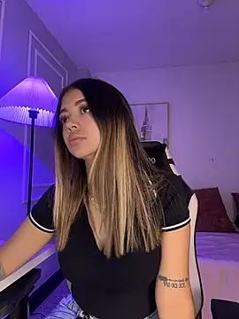 HoneyMollyX online show from 04.17.26