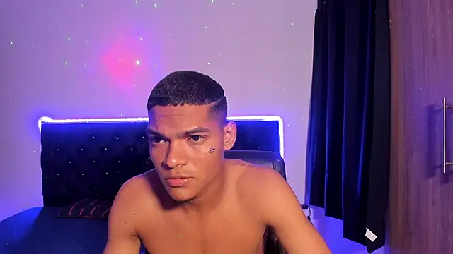 Snapshot of isaac_master77 chatting on 10.09.25 isaac master77 online show from 10.09.25