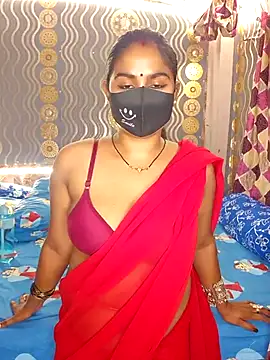 Snapshot of Sweet-Maddlina chatting on 10.29.25 Sweet-Maddlina online show from 10.29.25