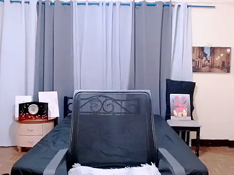 Snapshot of Alicia_Morei chatting on 10.16.25 Alicia Morei online show from 10.16.25