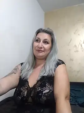 Snapshot of LilithGreenn chatting on 10.11.25 LilithGreenn online show from 10.11.25