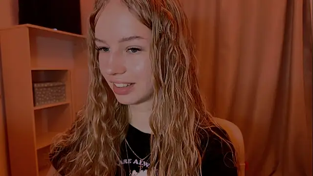 LunaCrave online show from 11.24.25