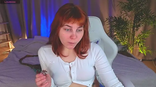 Snapshot of Rene_Shine chatting on 02.10.26 Rene Shine online show from 02.10.26