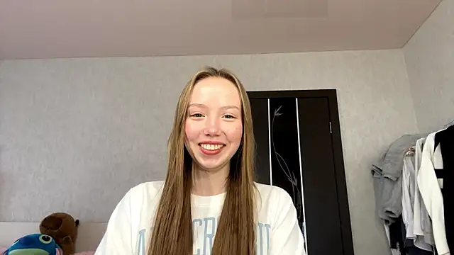 Snapshot of AntoniaMoravick chatting on 10.21.25 AntoniaMoravick online show from 10.21.25