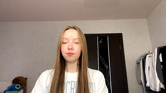 Snapshot of AntoniaMoravick chatting on 10.25.25 AntoniaMoravick online show from 10.25.25