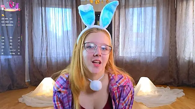 Snapshot of AlinaAldrete chatting on 10.25.25 AlinaAldrete online show from 10.25.25