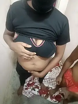Snapshot of indian_Couple_1999 chatting on 10.24.25 indian Couple 1999 online show from 10.24.25