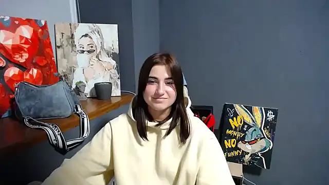 Snapshot of Flower_mary chatting on 10.17.25 Flower mary online show from 10.17.25