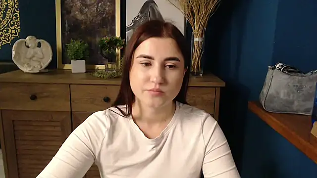 Snapshot of Flower_mary chatting on 10.21.25 Flower mary online show from 10.21.25