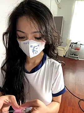 Snapshot of Theasd12 chatting on 10.24.25 Theasd12 online show from 10.24.25