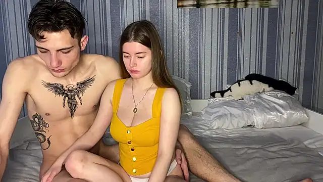 EmiliaCouple online show from 12.03.25