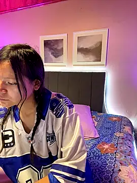 Snapshot of Ninfa_pink chatting on 10.18.25 Ninfa pink online show from 10.18.25