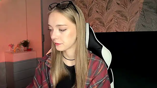 EvaPeace online show from 11.10.25