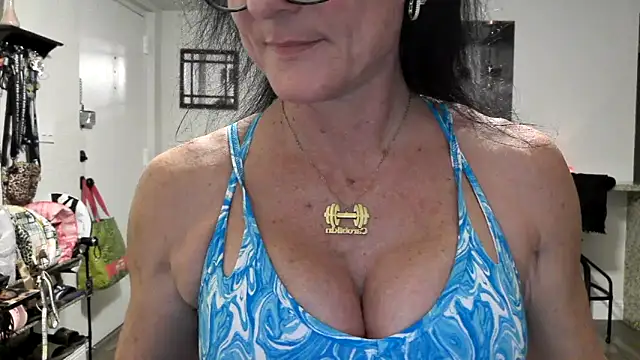 Snapshot of carothepro chatting on 10.23.25 carothepro online show from 10.23.25