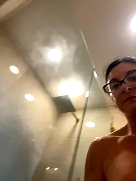 Snapshot of carothepro chatting on 10.28.25 carothepro online show from 10.28.25