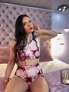 Snapshot of _Mia___x chatting on 10.18.25  Mia   x online show from 10.18.25