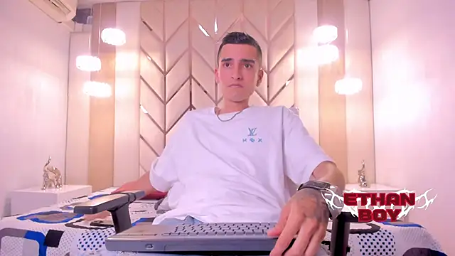 Ethan Boy  online show from 03.03.26
