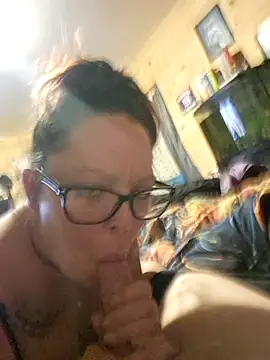 Snapshot of EdNEmSexyBlend chatting on 10.26.25 EdNEmSexyBlend online show from 10.26.25