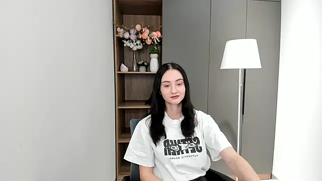 Snapshot of QuinnFent chatting on 10.17.25 QuinnFent online show from 10.17.25