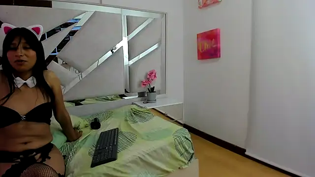 Snapshot of Luisa_BloomXXX chatting on 10.09.25 Luisa BloomXXX online show from 10.09.25