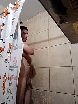 Snapshot of Ezeaxl chatting on 12.03.25 Ezeaxl online show from 12.03.25