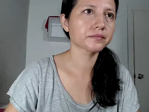 Renata Rivas online show from 10.26.25