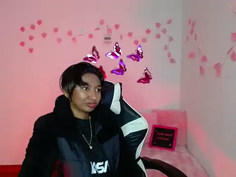 Snapshot of amber__666 chatting on 10.19.25 amber  666 online show from 10.19.25