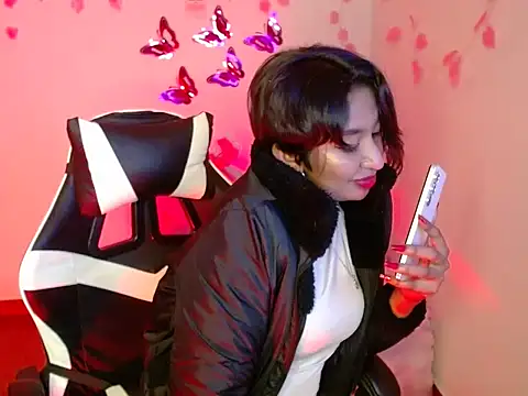 Snapshot of amber__666 chatting on 10.24.25 amber  666 online show from 10.24.25