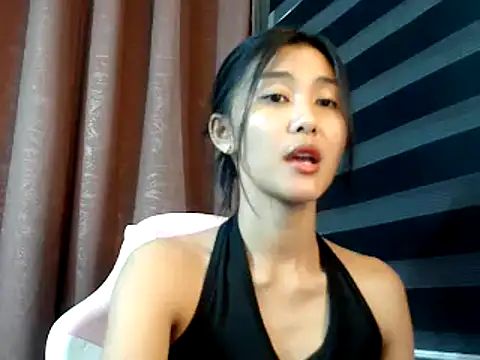 Snapshot of De_amore chatting on 10.10.25 De amore online show from 10.10.25