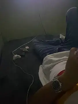 Snapshot of Joven_Modelo chatting on 10.10.25 Joven Modelo online show from 10.10.25