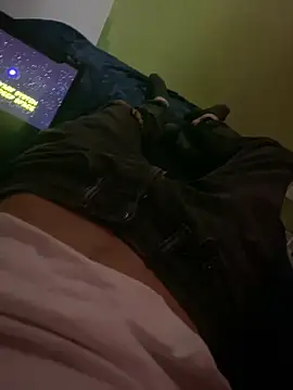 Snapshot of Joven_Modelo chatting on 10.15.25 Joven Modelo online show from 10.15.25