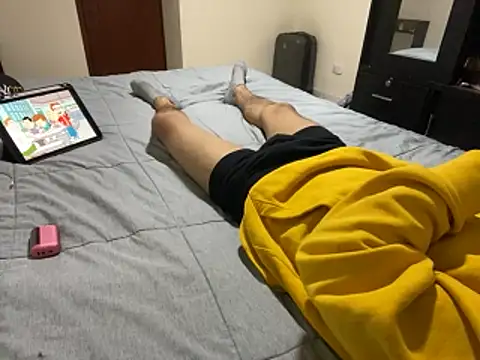 Snapshot of Joven_Modelo chatting on 10.24.25 Joven Modelo online show from 10.24.25