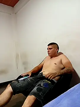 Snapshot of Zeven777 chatting on 10.15.25 Zeven777 online show from 10.15.25