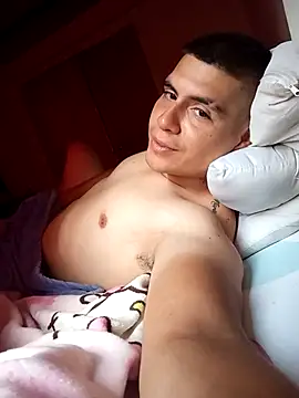 Snapshot of Zeven777 chatting on 10.16.25 Zeven777 online show from 10.16.25