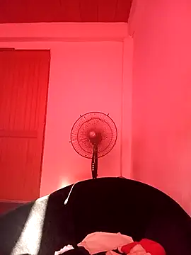 Snapshot of Zeven777 chatting on 10.18.25 Zeven777 online show from 10.18.25