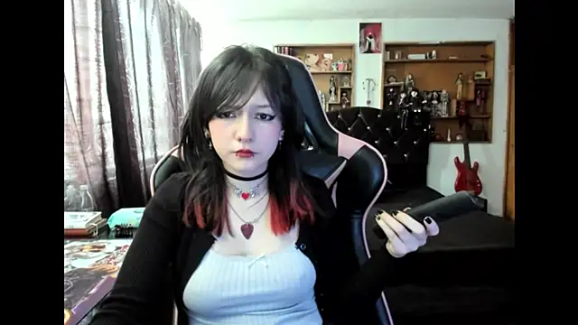 Maki Zein  online show from 11.14.25