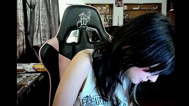 Maki Zein  online show from 03.04.26