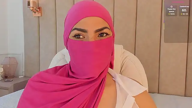  naylaa  online show from 12.17.25