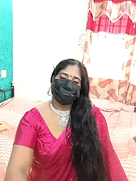 Snapshot of tamil-aunt chatting on 10.12.25 tamil-aunt online show from 10.12.25