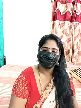 Snapshot of tamil-aunt chatting on 10.18.25 tamil-aunt online show from 10.18.25