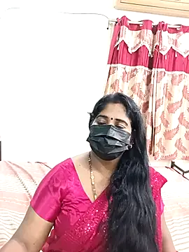 Snapshot of tamil-aunt chatting on 10.18.25 tamil-aunt online show from 10.18.25