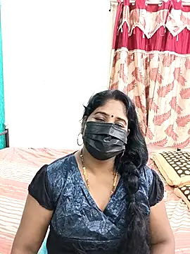 Snapshot of tamil-aunt chatting on 10.19.25 tamil-aunt online show from 10.19.25