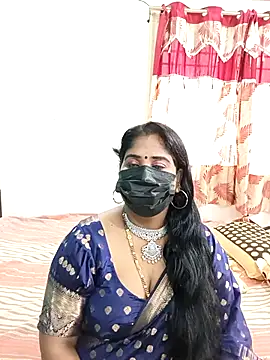 Snapshot of tamil-aunt chatting on 10.22.25 tamil-aunt online show from 10.22.25