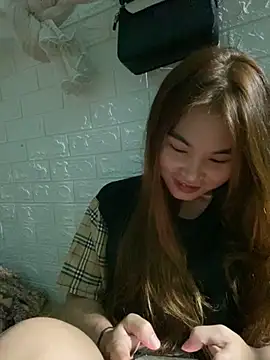 Snapshot of Yan_50299 chatting on 10.14.25 Yan 50299 online show from 10.14.25