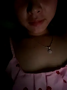 Snapshot of Yan_50299 chatting on 10.18.25 Yan 50299 online show from 10.18.25