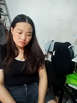 Snapshot of pusi_xinh chatting on 10.15.25 pusi xinh online show from 10.15.25