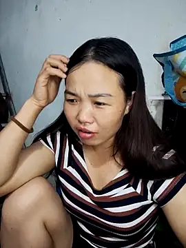 Snapshot of pusi_xinh chatting on 10.16.25 pusi xinh online show from 10.16.25
